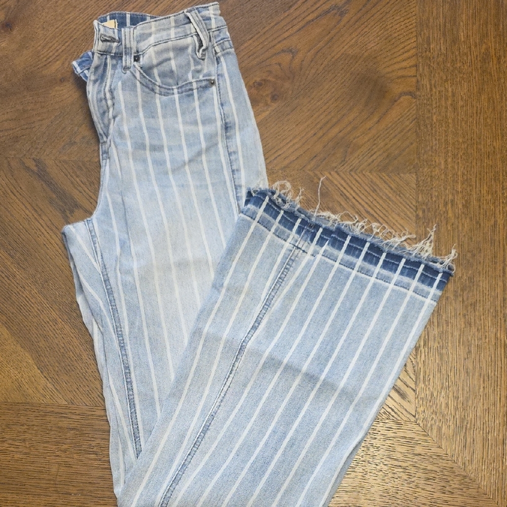 Frayed Hem Striped Blue Jeans